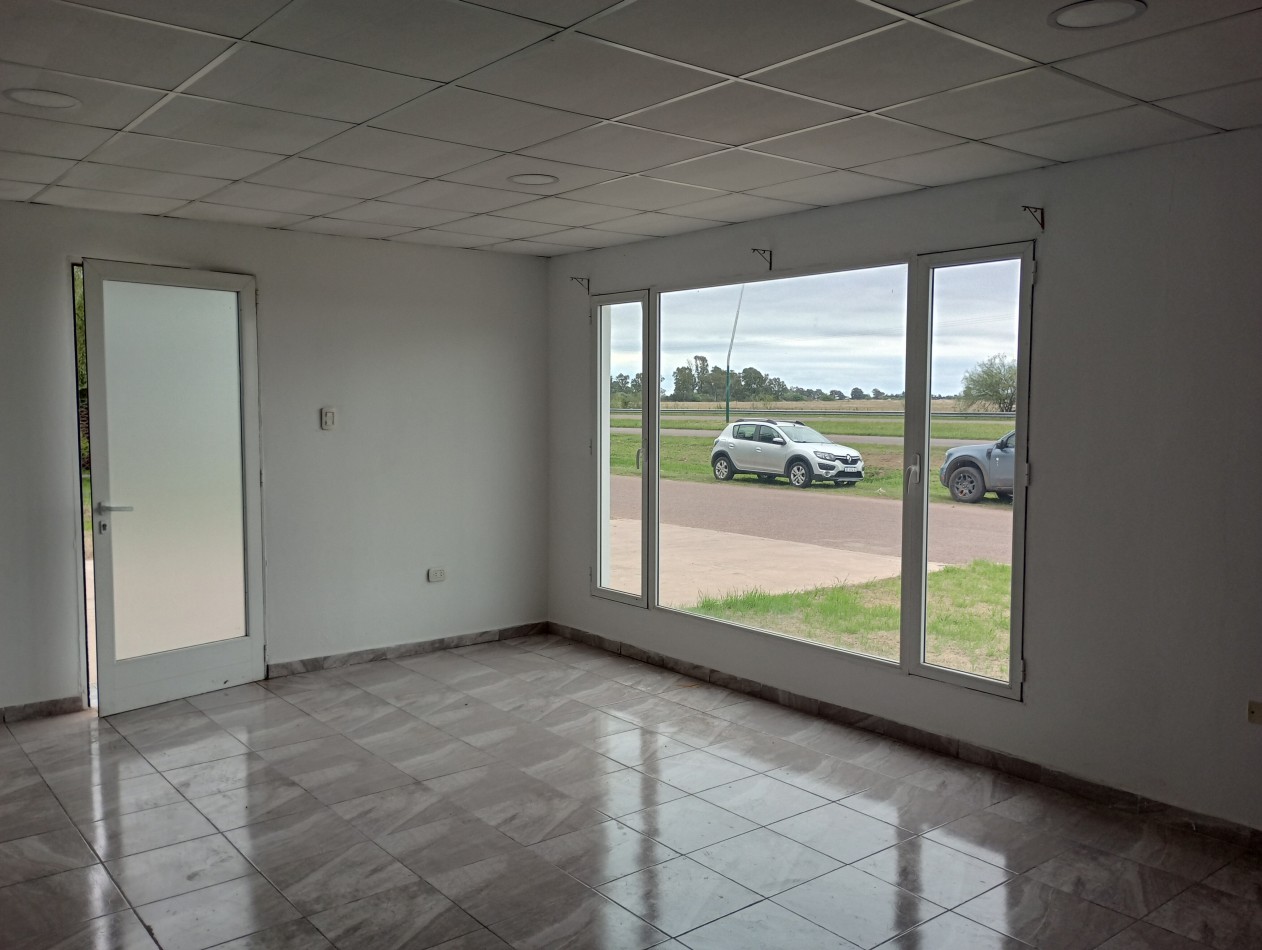 Excelente Galpon sobre la colectora Isidoro Brunengo