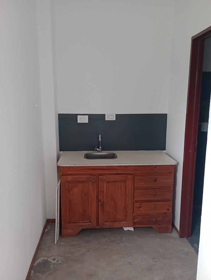 Exelente Galpon sobre la Colectora Isidoro Brunengo